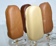 Charger l&#39;image dans la galerie, Barres crème glacée  Chocolaterie de L’île   - trempage de chocolat assortis - CUEIILLETTE SEULEMENT / AUCUNE LIVRAISON
